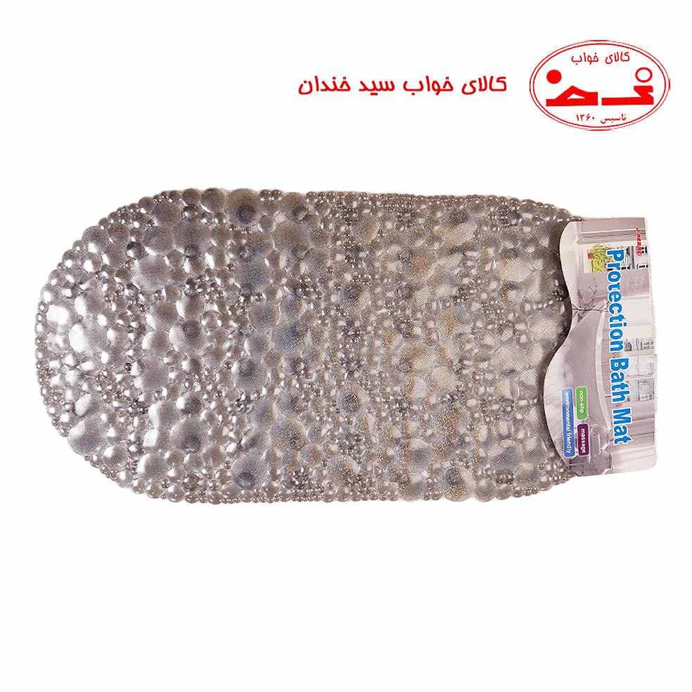 پادری زیر دوشی طوسی
