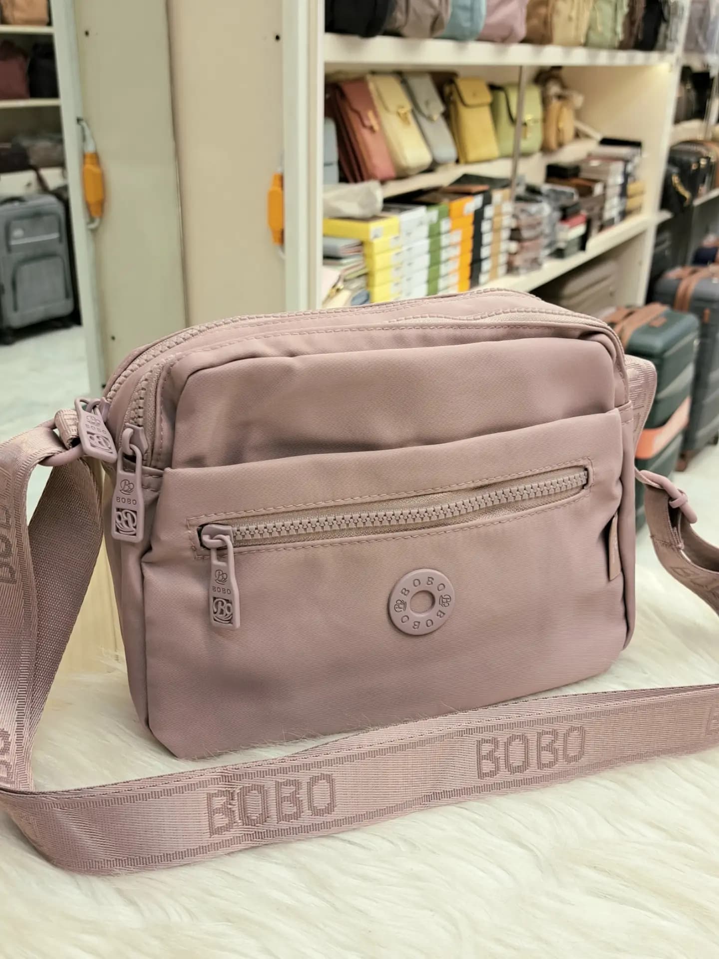 کیف دوشی زنانه BOBO مدل 7632 — تصویر ۴