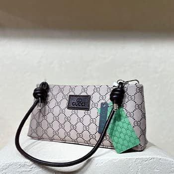 کیف دوشی چرم زنانه GUCCI مدل 4957