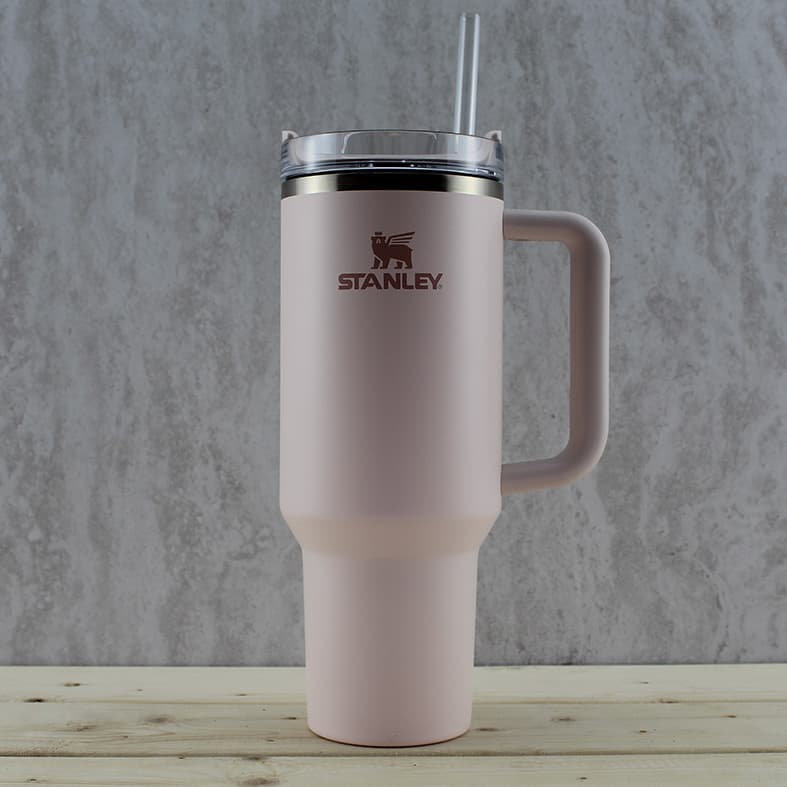 ماگ تامبلر نی دار استنلی STANLEY QUENCHER H2.0 TUMBLER 40 OZ- 1.18L — تصویر ۳