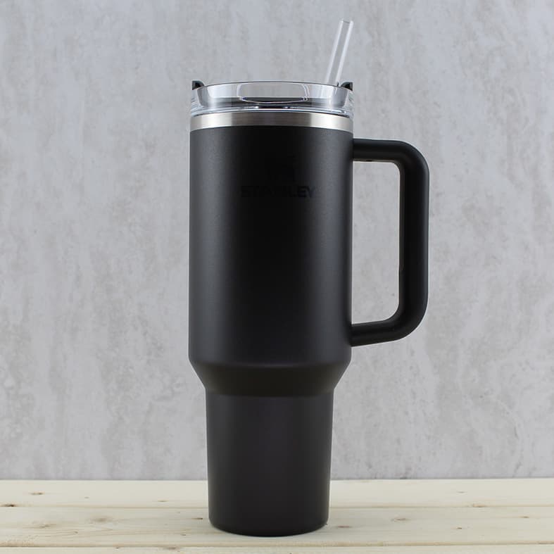 ماگ تامبلر نی دار استنلی STANLEY QUENCHER H2.0 TUMBLER 40 OZ- 1.18L — تصویر ۶