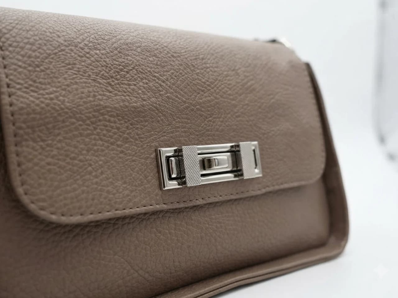 کیف زنانه کرم و مشکی هرمس | HERMES 8073 — تصویر ۵