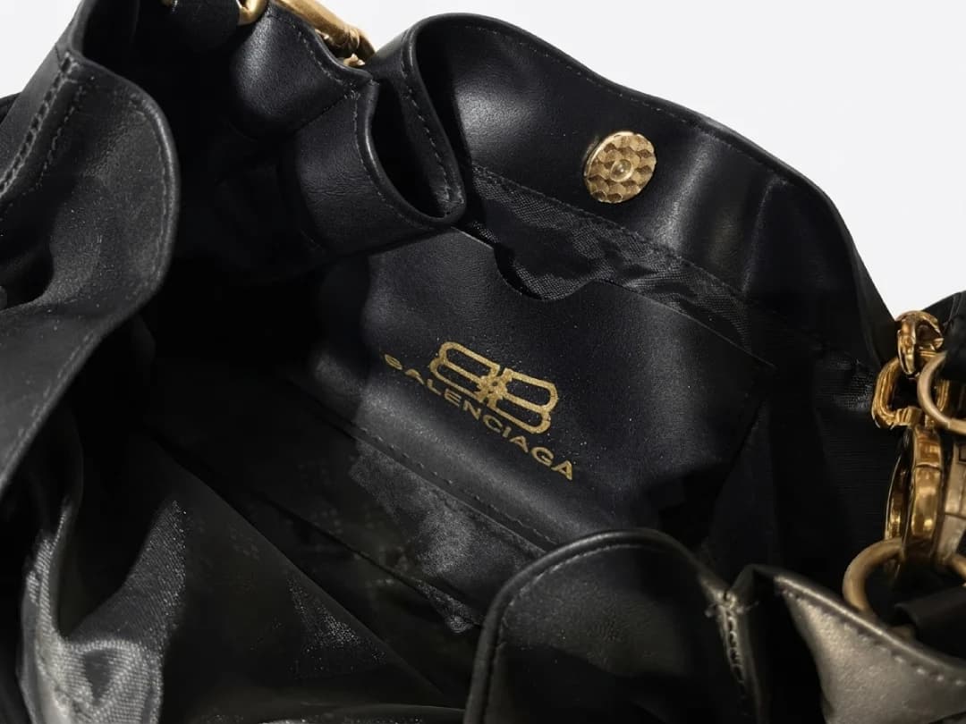 کیف دستی و دوشی زنانه BALENCIAGA — تصویر ۴