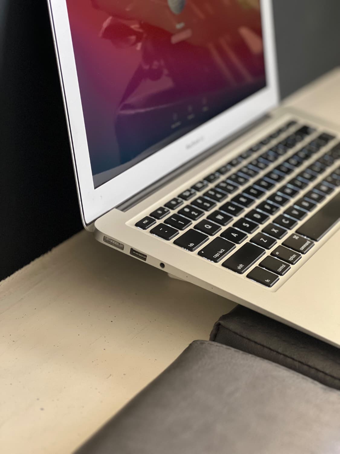 لپتاپ استوک اپل مدل MacBook Air ۱۴۶۶ — تصویر ۳
