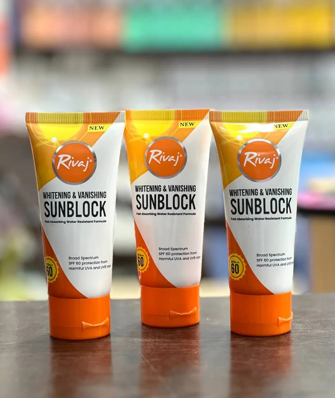 کرم ضد آفتاب ریواج انگلستان SPF 60 — تصویر ۳