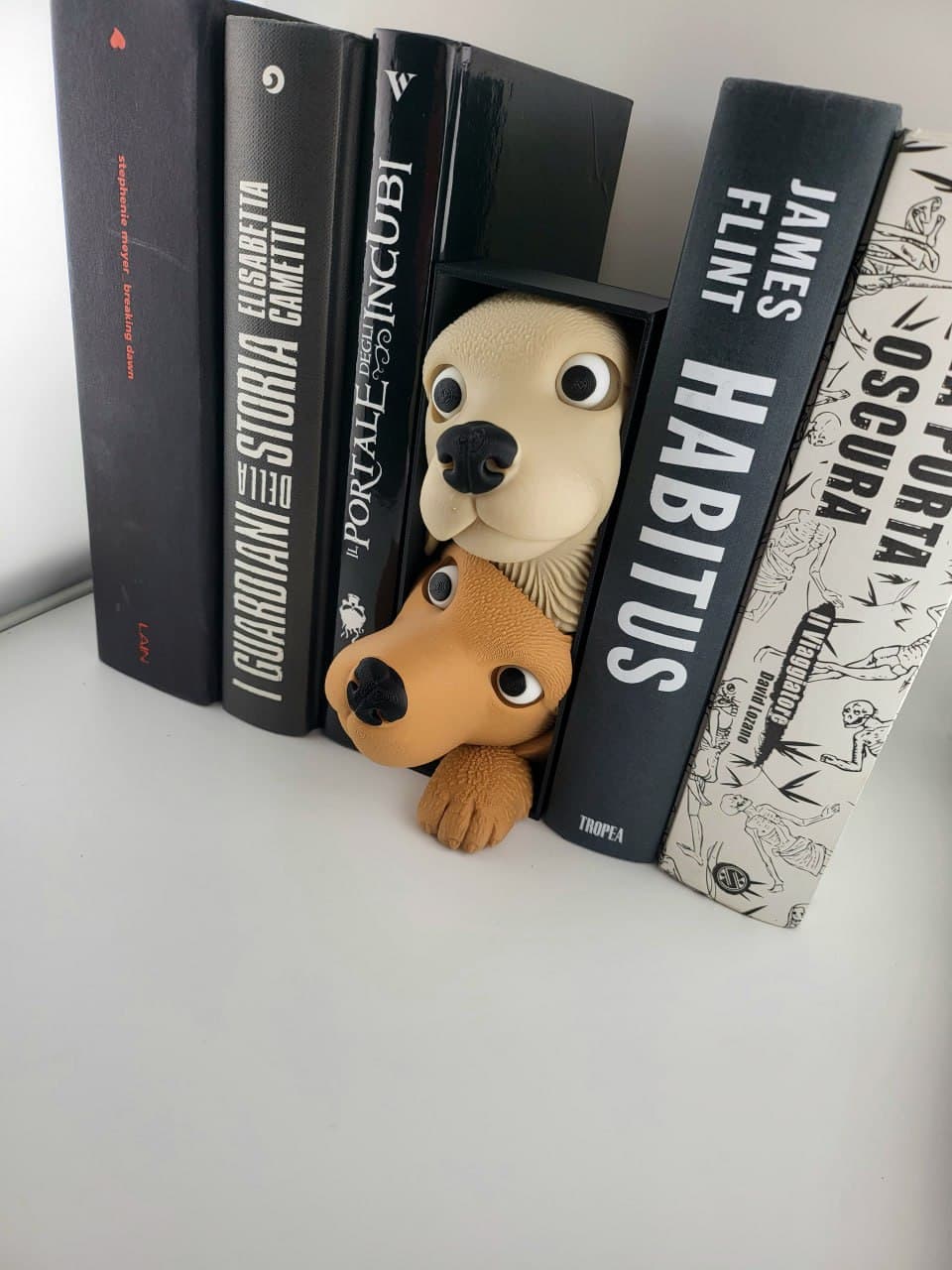 🐶🐾 بوک نوک دوستی سگ‌ها (Dog Friends Book Nook) | ارتفاع 17 سانتی‌متر | PLA+ — تصویر ۵