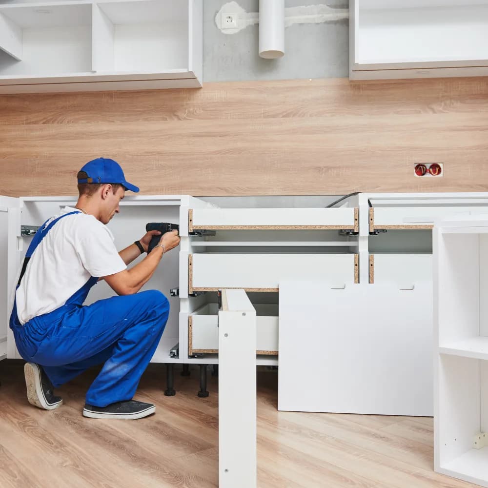 تعمیرات کابینت و کمد — خدمات تخصصی آریو کابین