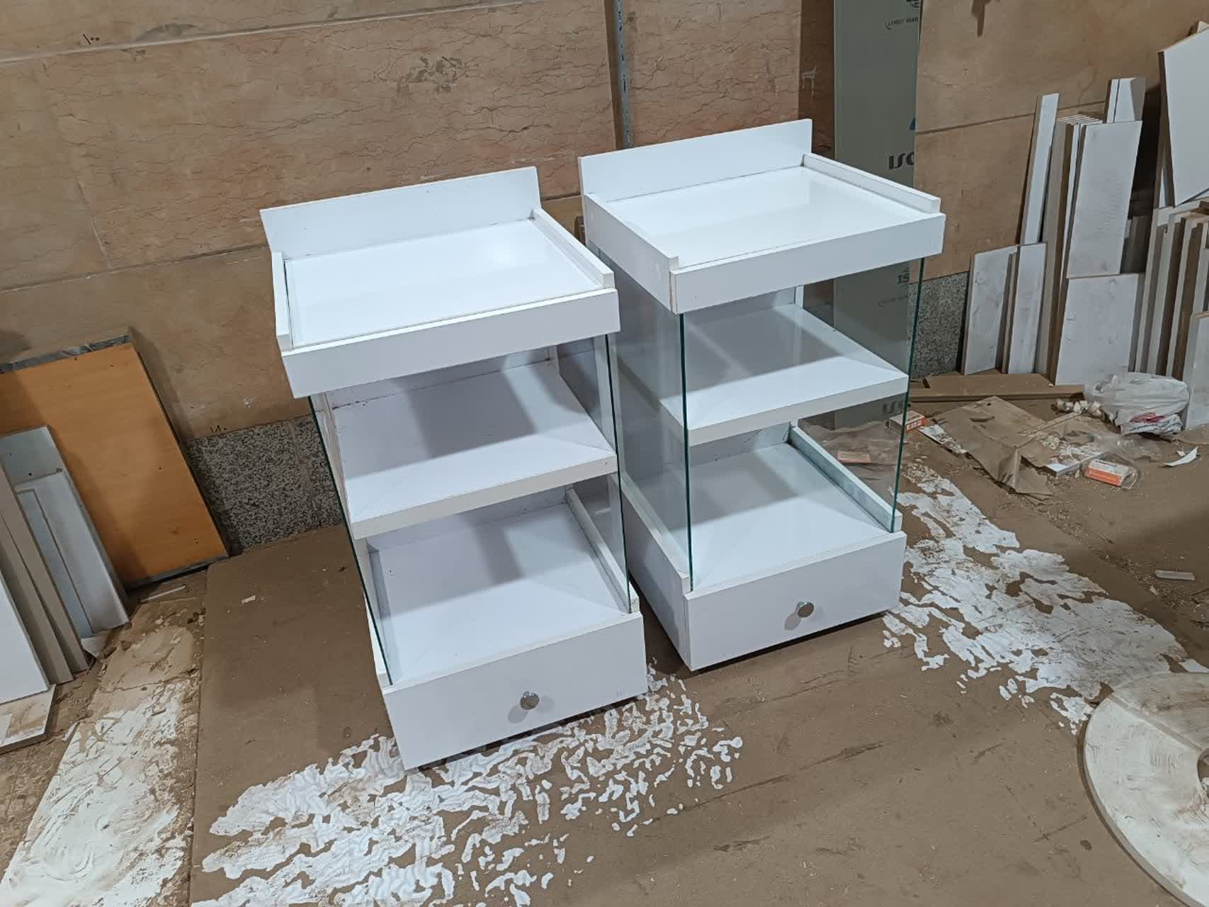 ترالی چرخدار MDF با ترکیب شیشه — تصویر ۳