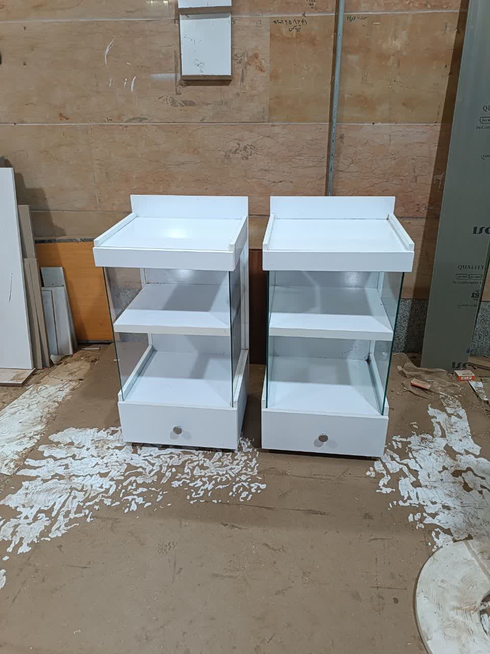 ترالی چرخدار MDF با ترکیب شیشه — تصویر ۶