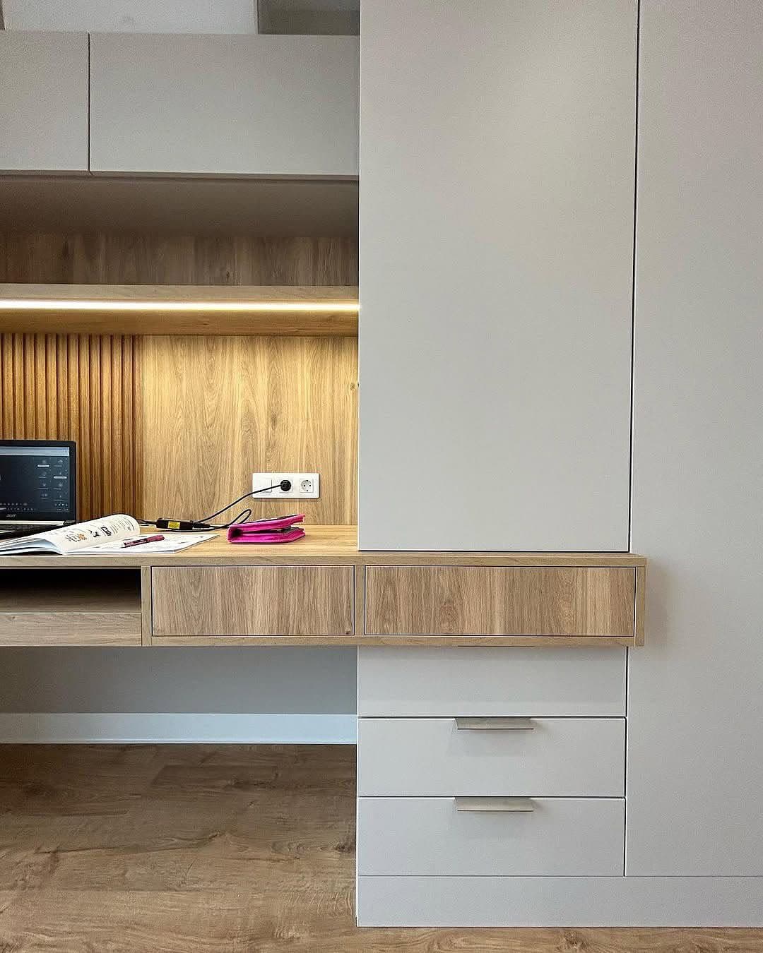 ست کمد، میز تحریر و کتابخانه با MDF حرفه‌ای و رنگ ترکیبی چوب و سفید — تصویر ۸