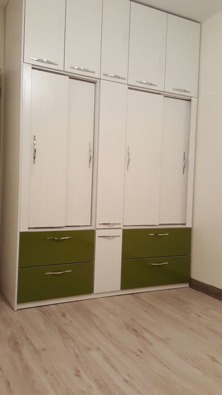 کمد دیواری هایگلاس ایرانی پردیس فاز 11 چهارچوبی درب و بدنه آریو کابین