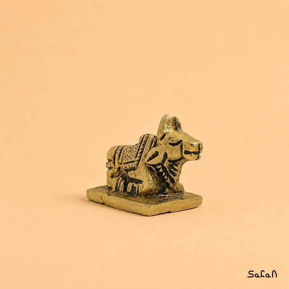 مجسمه برنجی طرح گاو نشسته شماره 3
