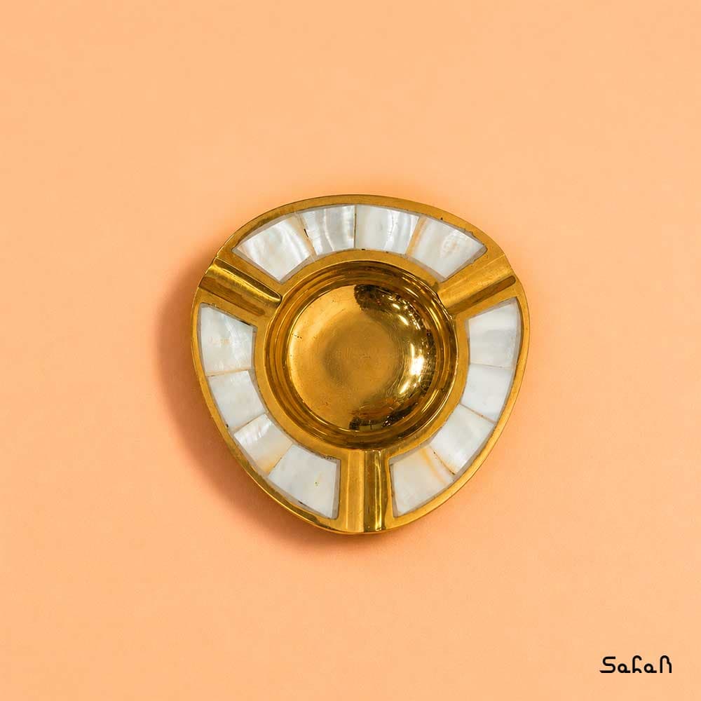 زیر سیگاری برنج و صدف طرح مثلث