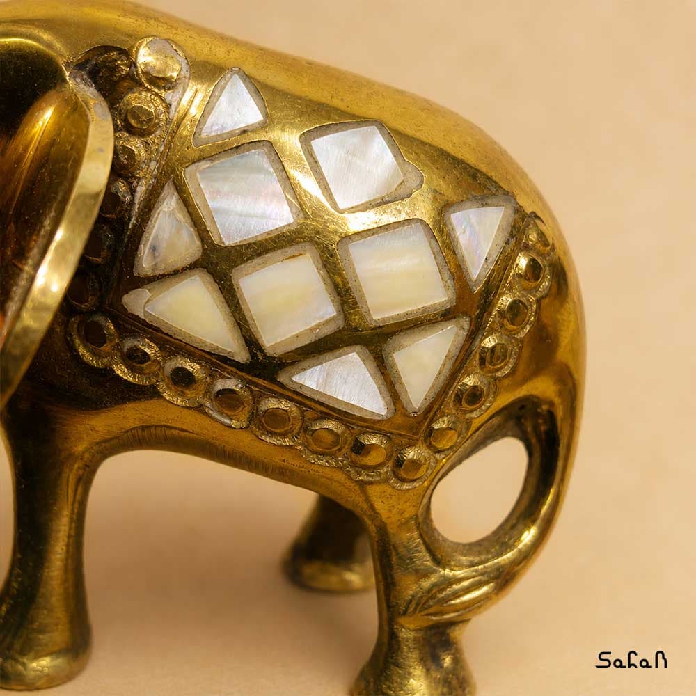 مجسمه برنج و صدف طرح فیل سایز 2 — تصویر ۳