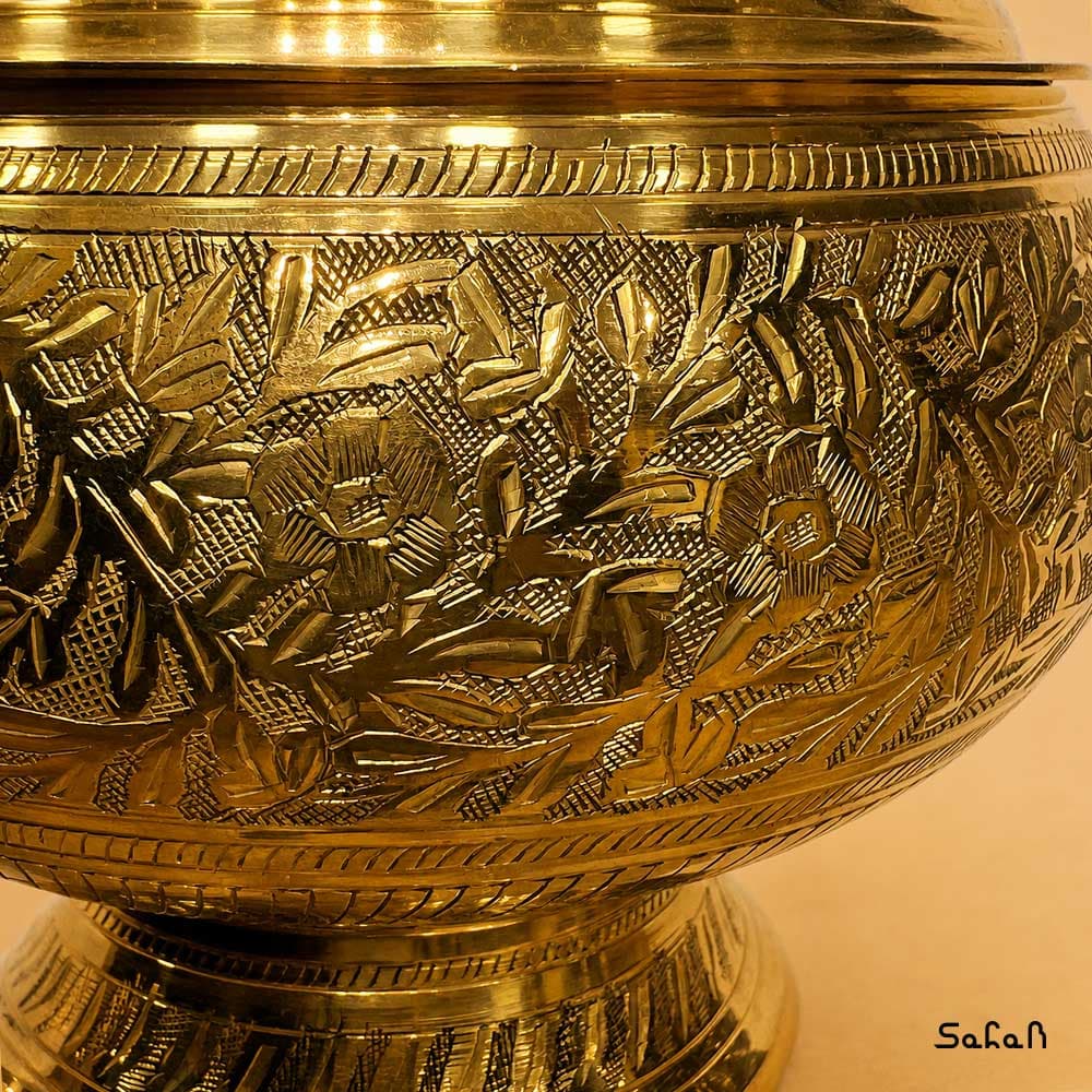 شکلات خوری برنجی قلم زنی طرح چونیا — تصویر ۳