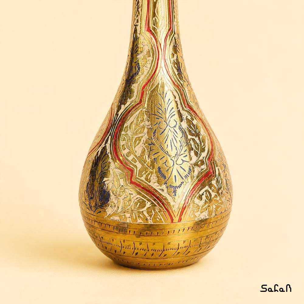 گلدان برنجی میناکاری طرح سوربا سفید — تصویر ۵