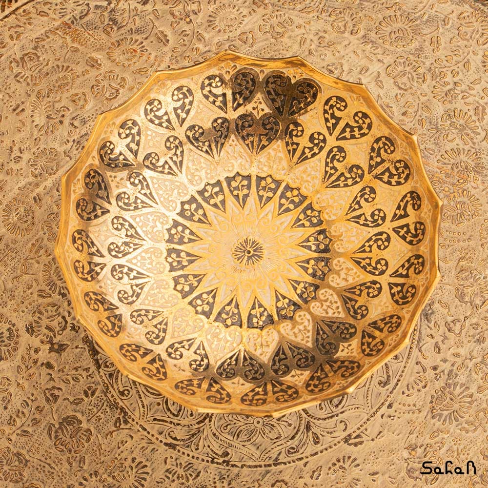 شیرینی خوری یا خرما خوری برنجی طرح قلب — تصویر ۵