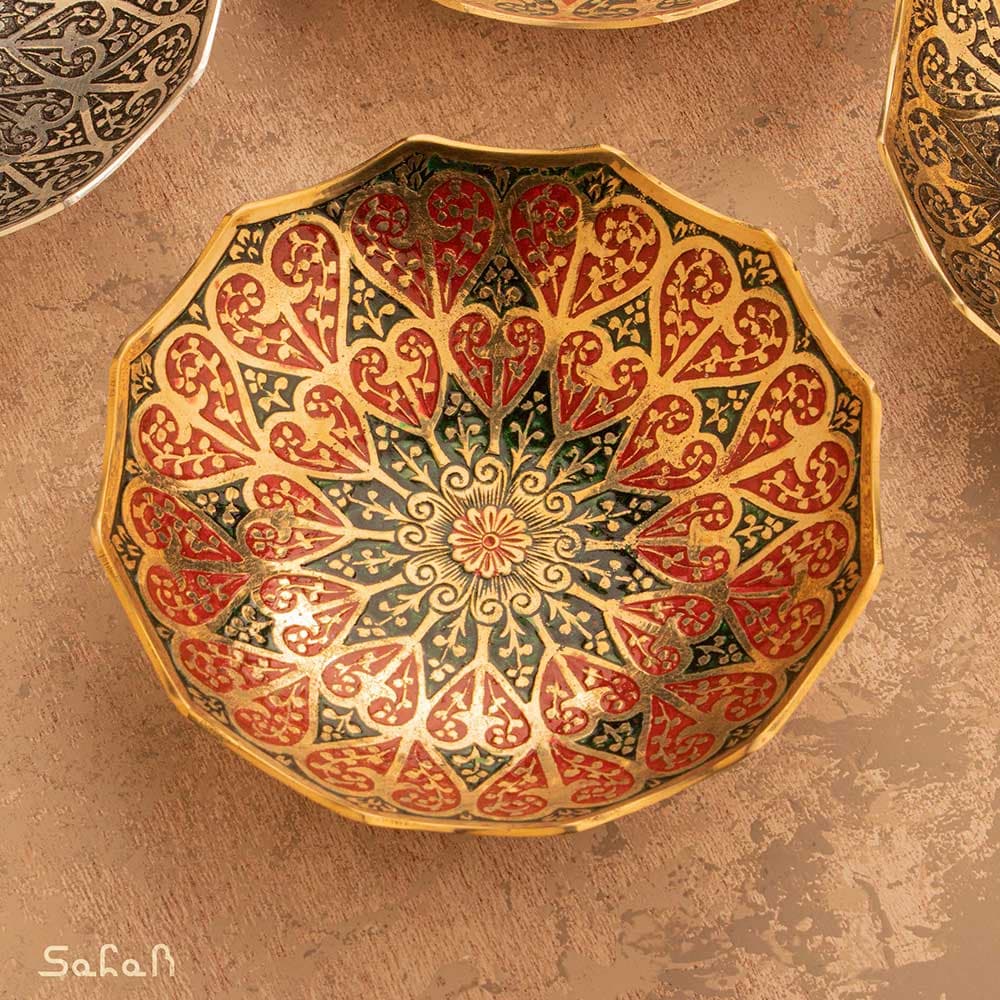 کاسه برنجی میناکاری طرح قلب — تصویر ۴
