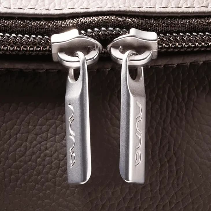 ساک لوازم بی ام و نونا اسپرسو essential bag bmw collection Espresso — تصویر ۴