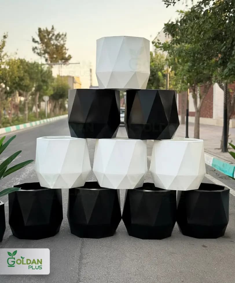 گلدان فایبرگلاس بزرگ مدل منشوری — تصویر ۱۲