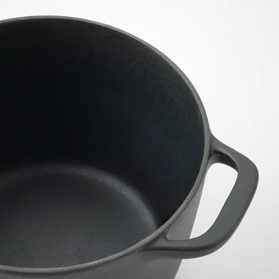 قابلمه با درب، چدن لعاب‌دار مات / مشکی، ۵ لیتر ایکیا مدل VARDAGEN — تصویر ۸