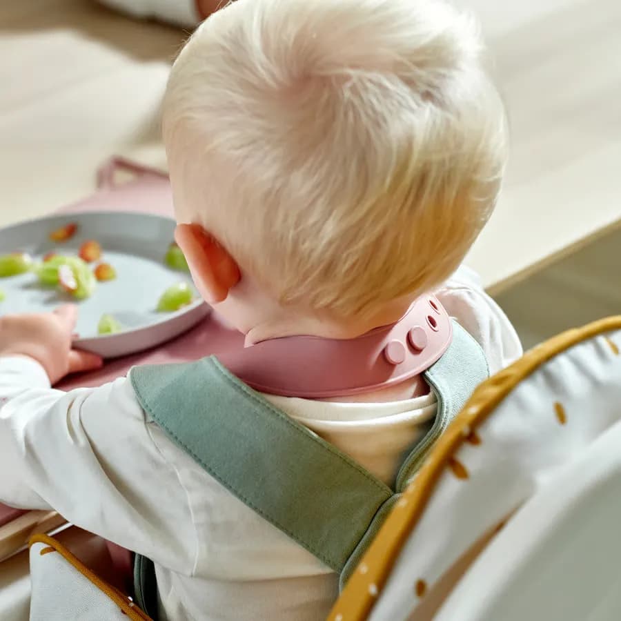 پیشبند نوزاد صورتی کمرنگ ایکیا مدل GULDVÄVARE — تصویر ۸