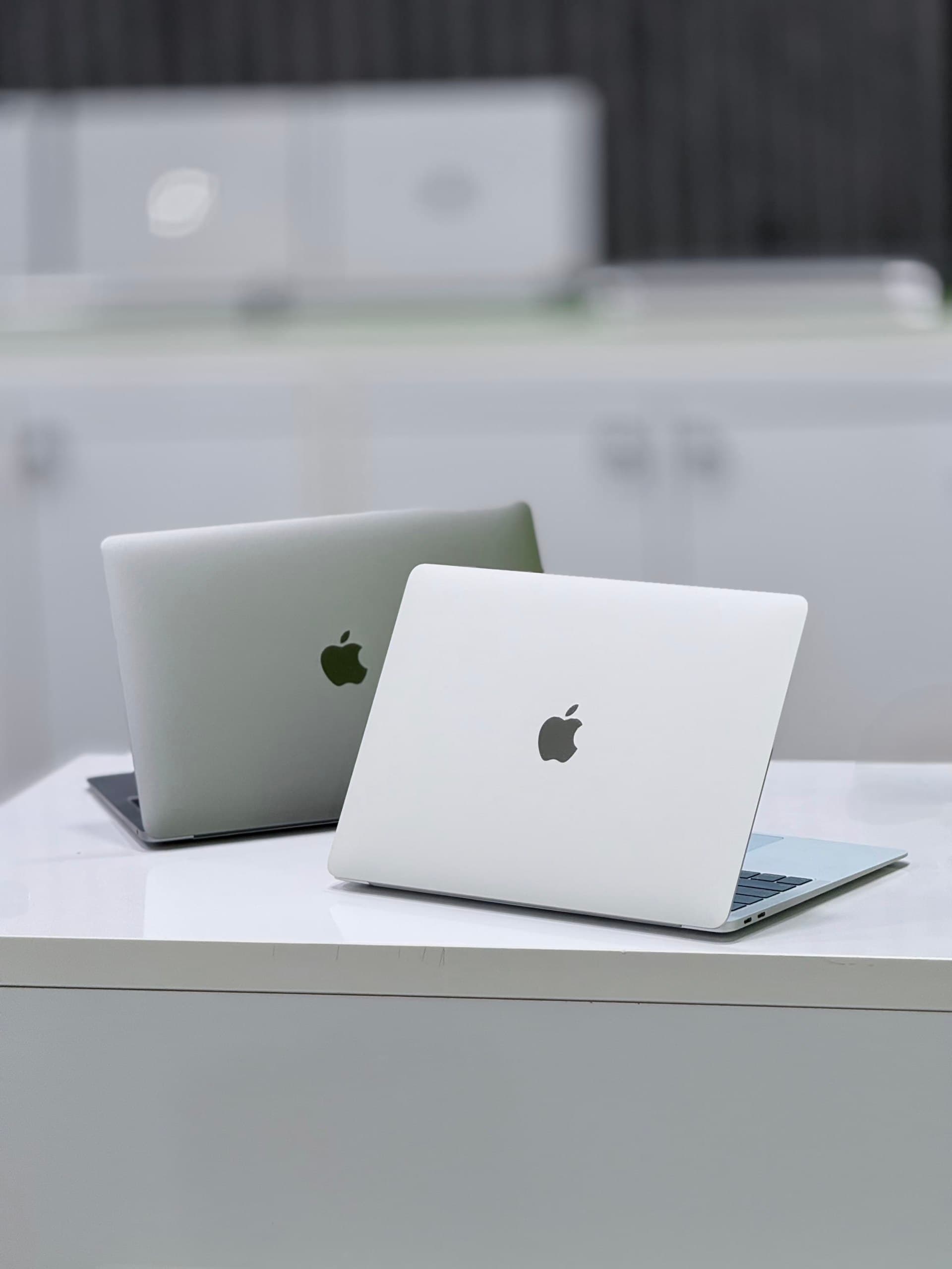 لپ‌تاپ Apple MacBook Air 2019 A1932 | Core i5 نسل 9 | رم 8 گیگ | SSD 128 گیگ | نمایشگر Retina 13.3 اینچ