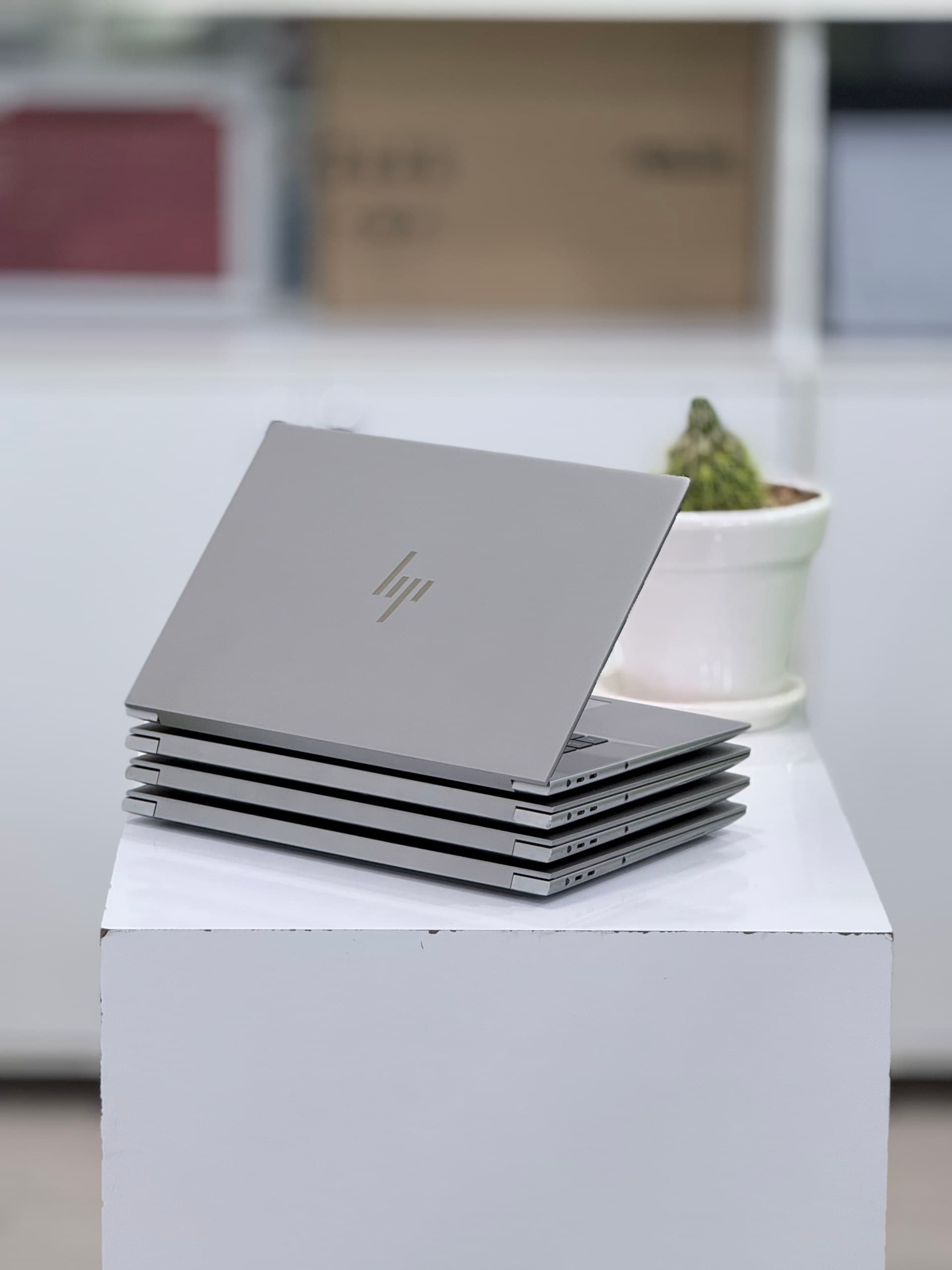 لپ‌تاپ HP ZBook Studio 16 G10 | Core i9-13900H | رم 16 گیگ | SSD 512 گیگ | RTX A1000 6GB | نمایشگر 16 اینچ 4K لمسی