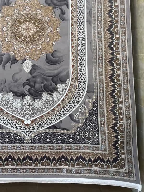 فرش 700 شانه طوسی وینتیج طرح آلهان — تصویر ۳
