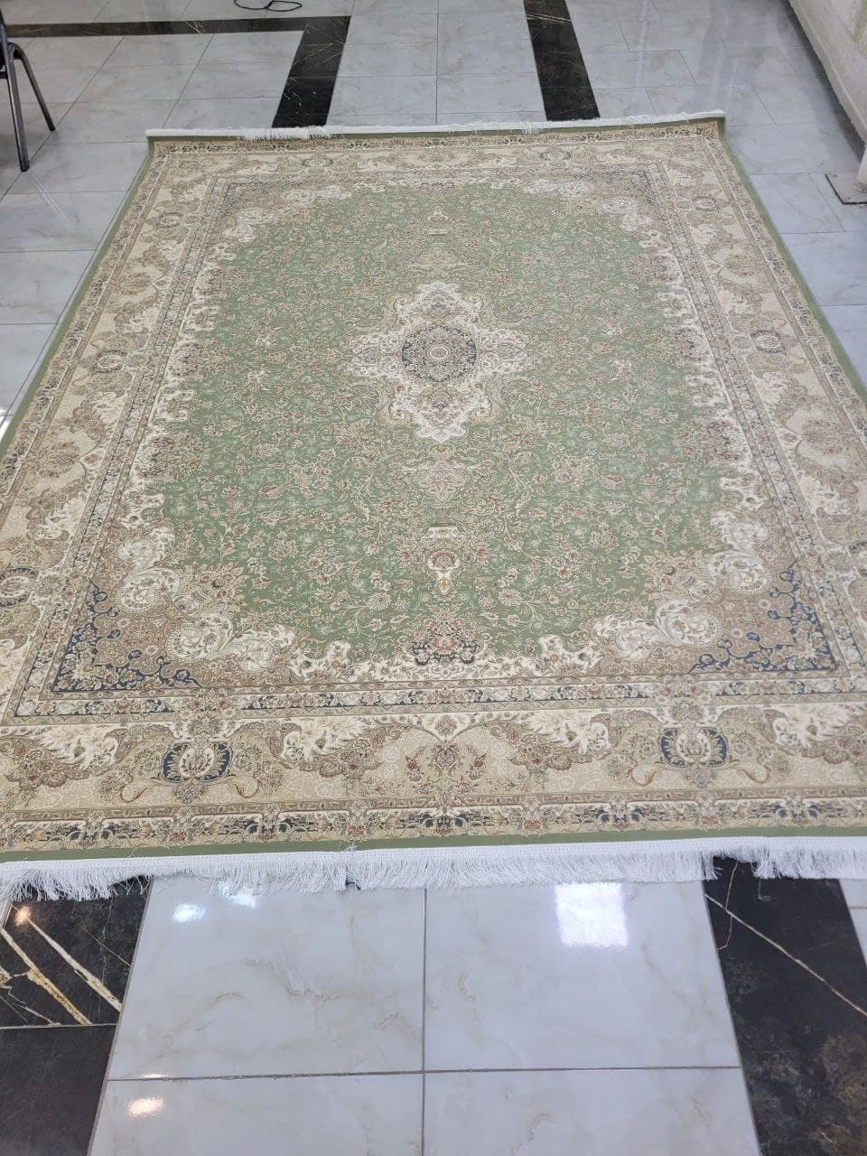 فرش سبز 1500 شانه طرح دستباف هانا — تصویر ۴