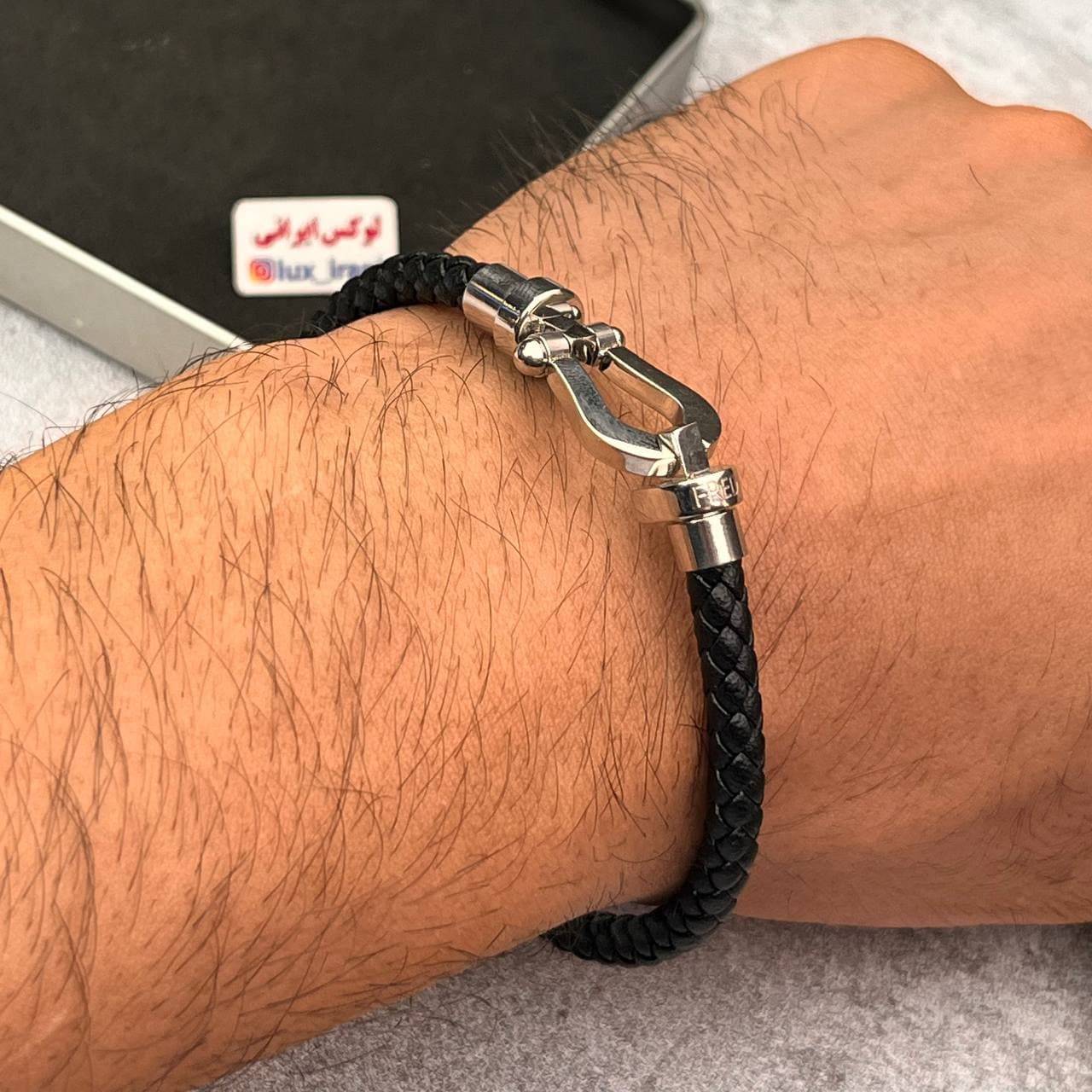 دستبند امگا چرمی — تصویر ۵