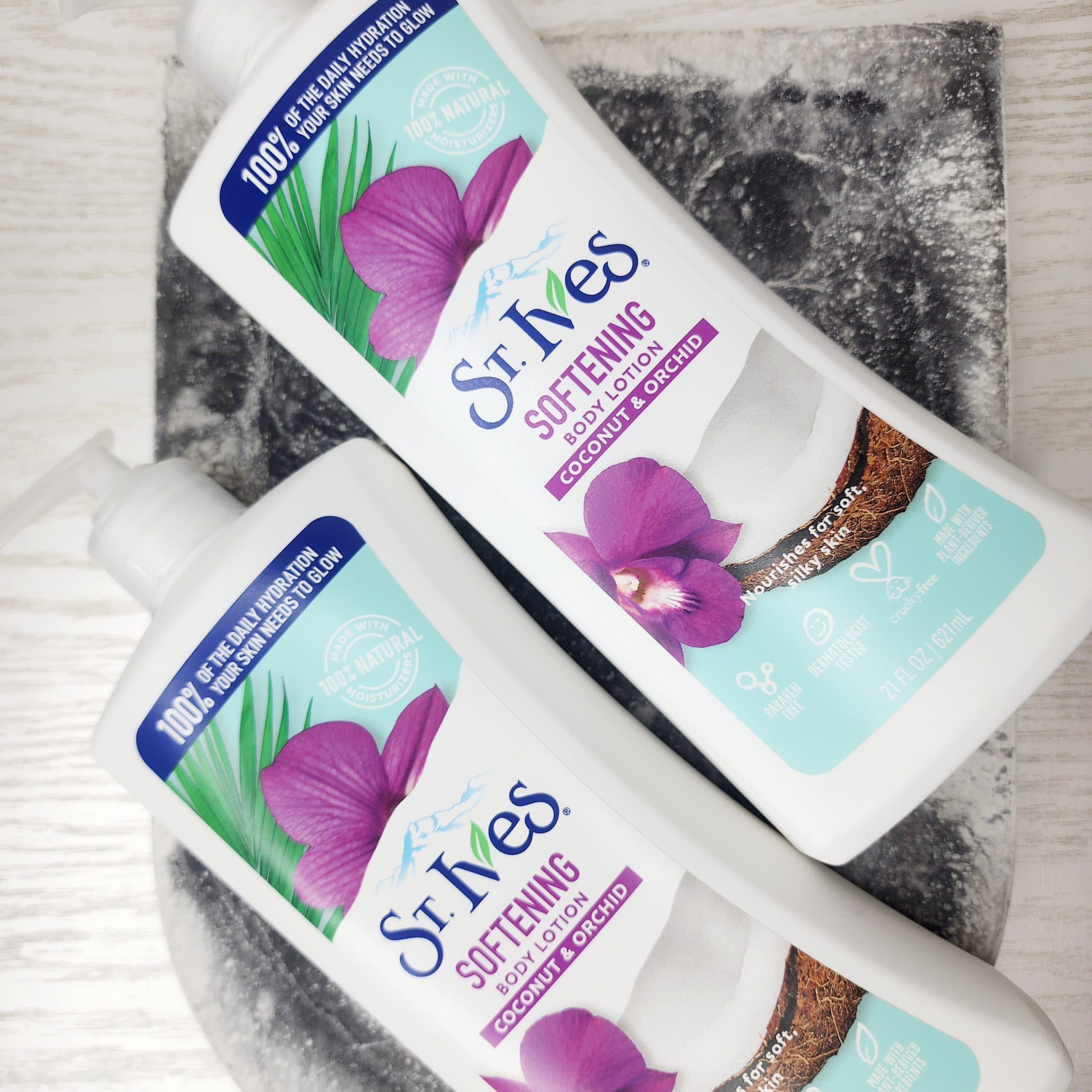 لوسیون بدن نارگیل و گل ارکیده سینت ایوز St Ives Softening Coconut and Orchid حجم 621 میلی لیتر — تصویر ۷