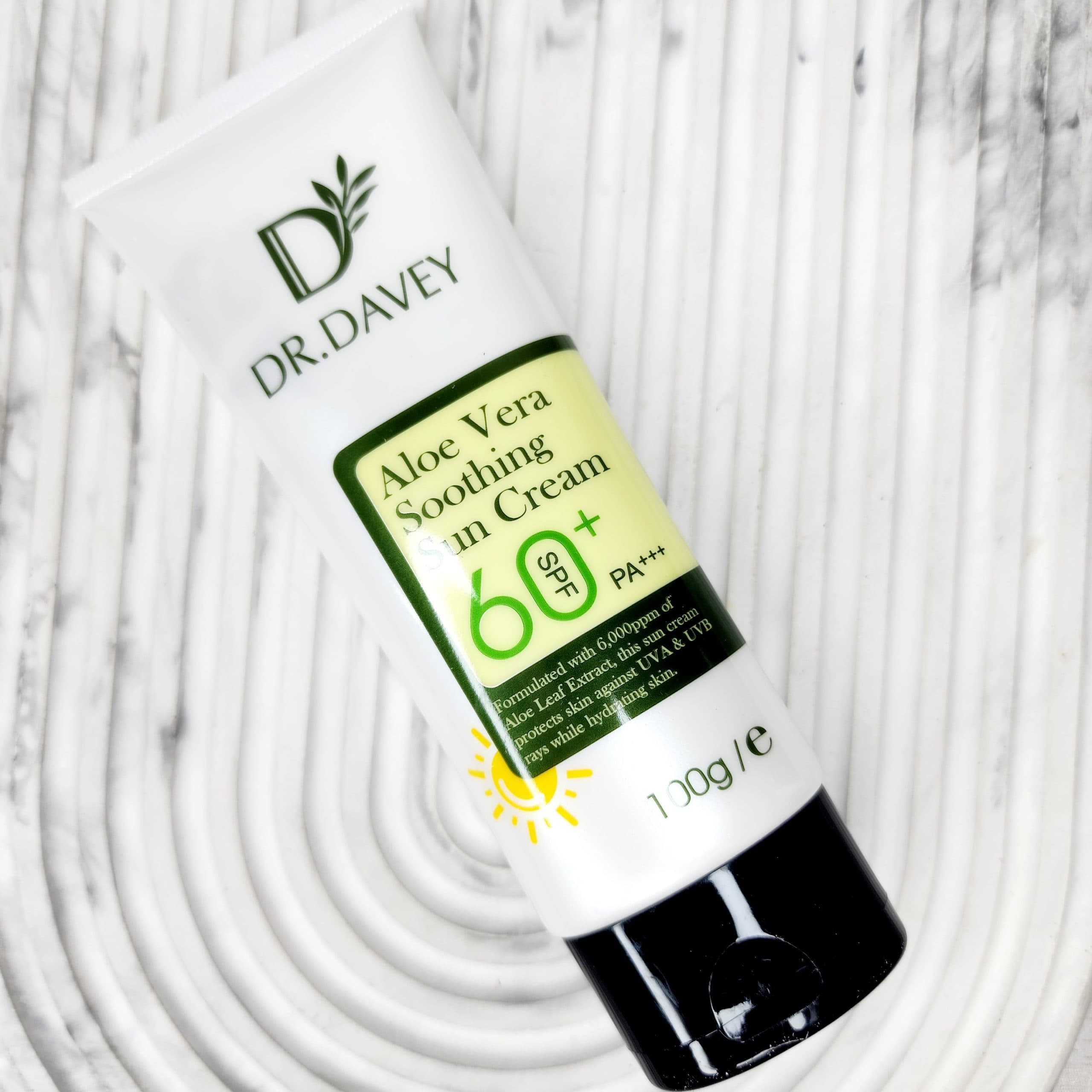 کرم ضد آفتاب دکتر دیوی حاوی آلوئه ورا SPF 60 آبرسان و ترمیم کننده — تصویر ۶
