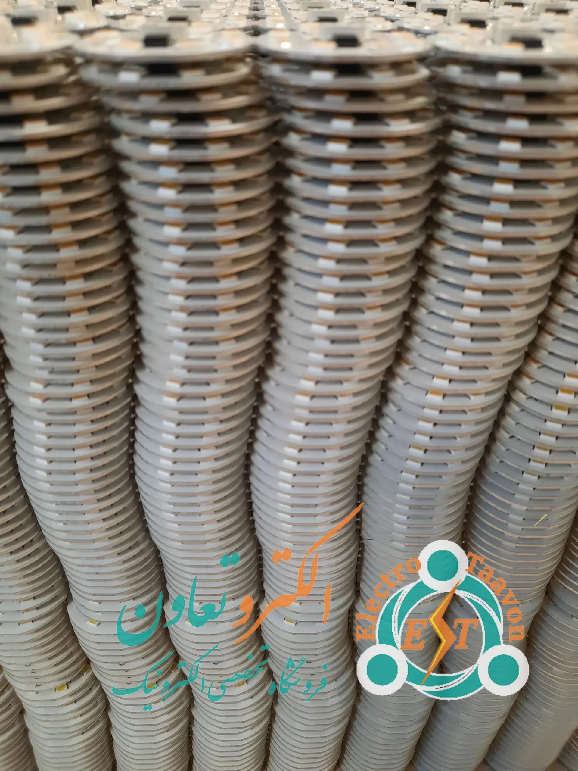 ال ای دی 5 وات 220 ولت سوکت دار — تصویر ۴