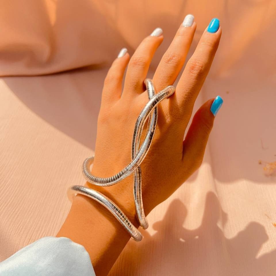 دستبند زنانه مدل ماری منعطف — تصویر ۳