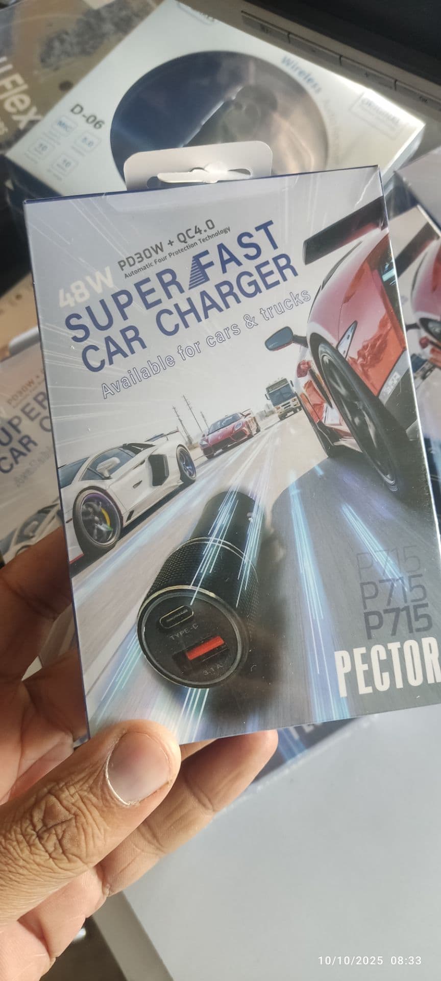 شارژر فندکی سوپر فست شارژ PECTOR P715 — تصویر ۳