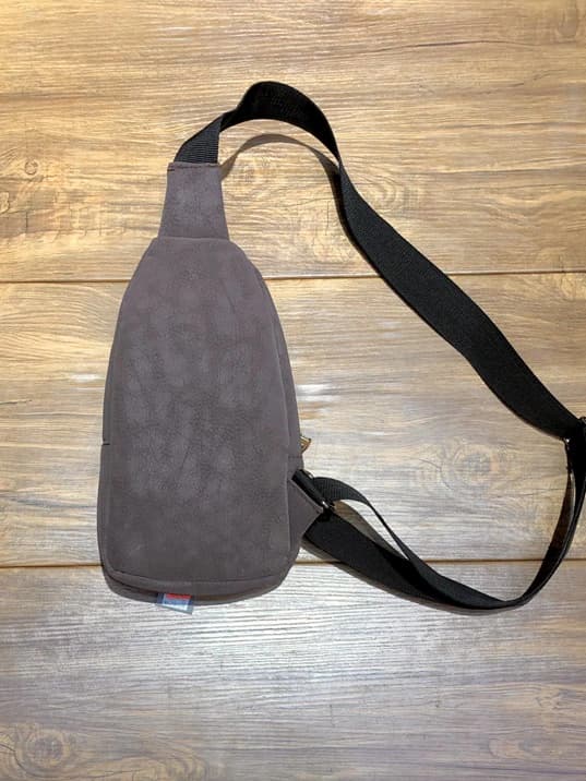 بادی بگ طرح چرم مات رنگ قهوه ای شکلاتی — تصویر ۴