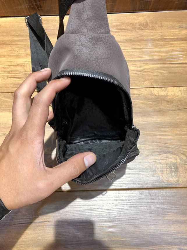 بادی بگ طرح چرم مات رنگ قهوه ای شکلاتی — تصویر ۸