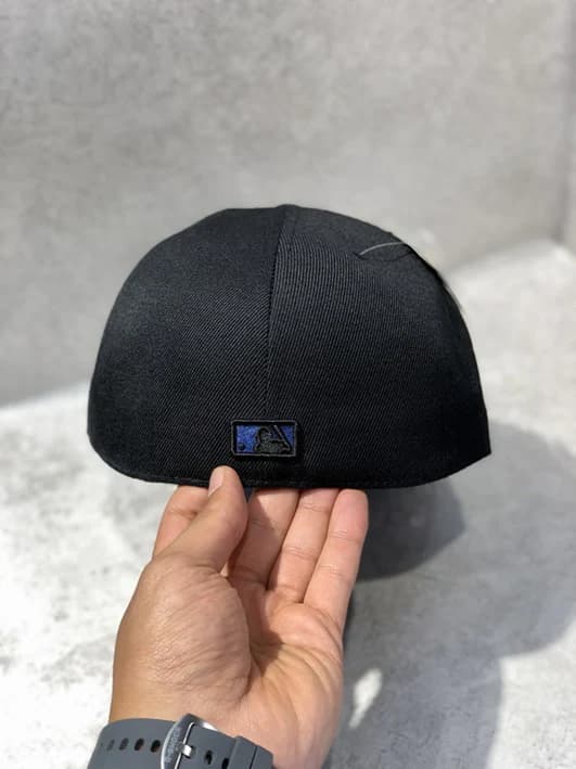 کلاه کپ برند New Era فیت بک سایز 1/8 7 طرح LA داجرز مشکی آبی — تصویر ۵