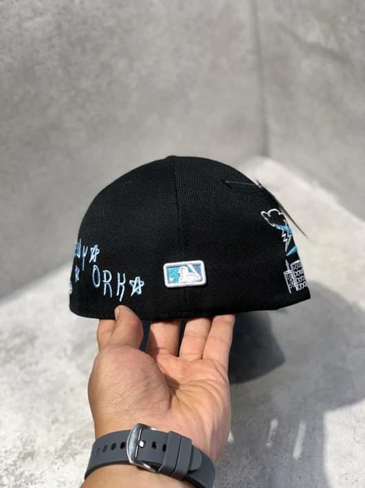 کلاه کپ برند New Era فیت بک سایز 7 طرح NY مجسمه آزادی مشکی — تصویر ۵