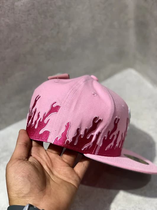 کلاه کپ برند New Era فیت بک طرح SOX صورتی سرخابی آتشی مستر کوالیتی — تصویر ۴