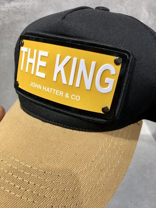 کلاه بیسبالی پشت توری مستر کوالیتی طرح جان هتر The King — تصویر ۱۱