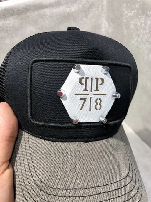 کلاه بیسبالی پشت توری مستر کوالیتی طرح Philipp Plein 78 سفید — تصویر ۱۱