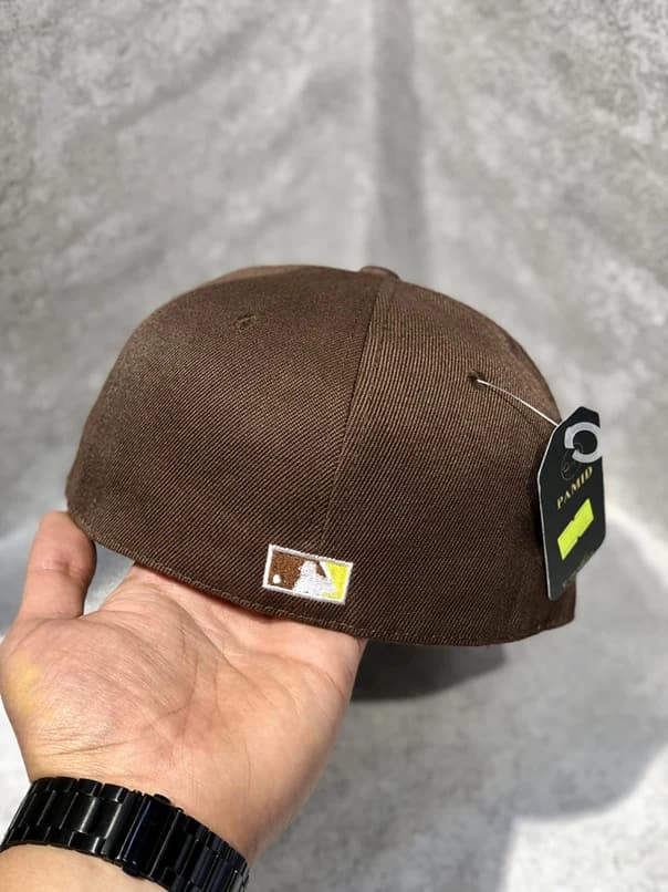 کلاه کپ برند New Era فیت بک سایز 1/4 7 طرح LA شکلاتی — تصویر ۵