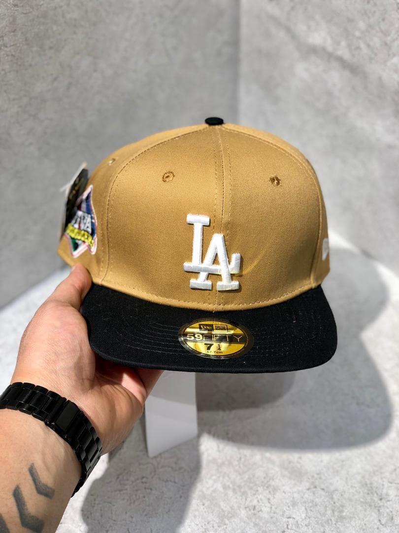 کلاه کپ برند New Era فیت بک سایز 1/4 7 طرح LA کرم موکا