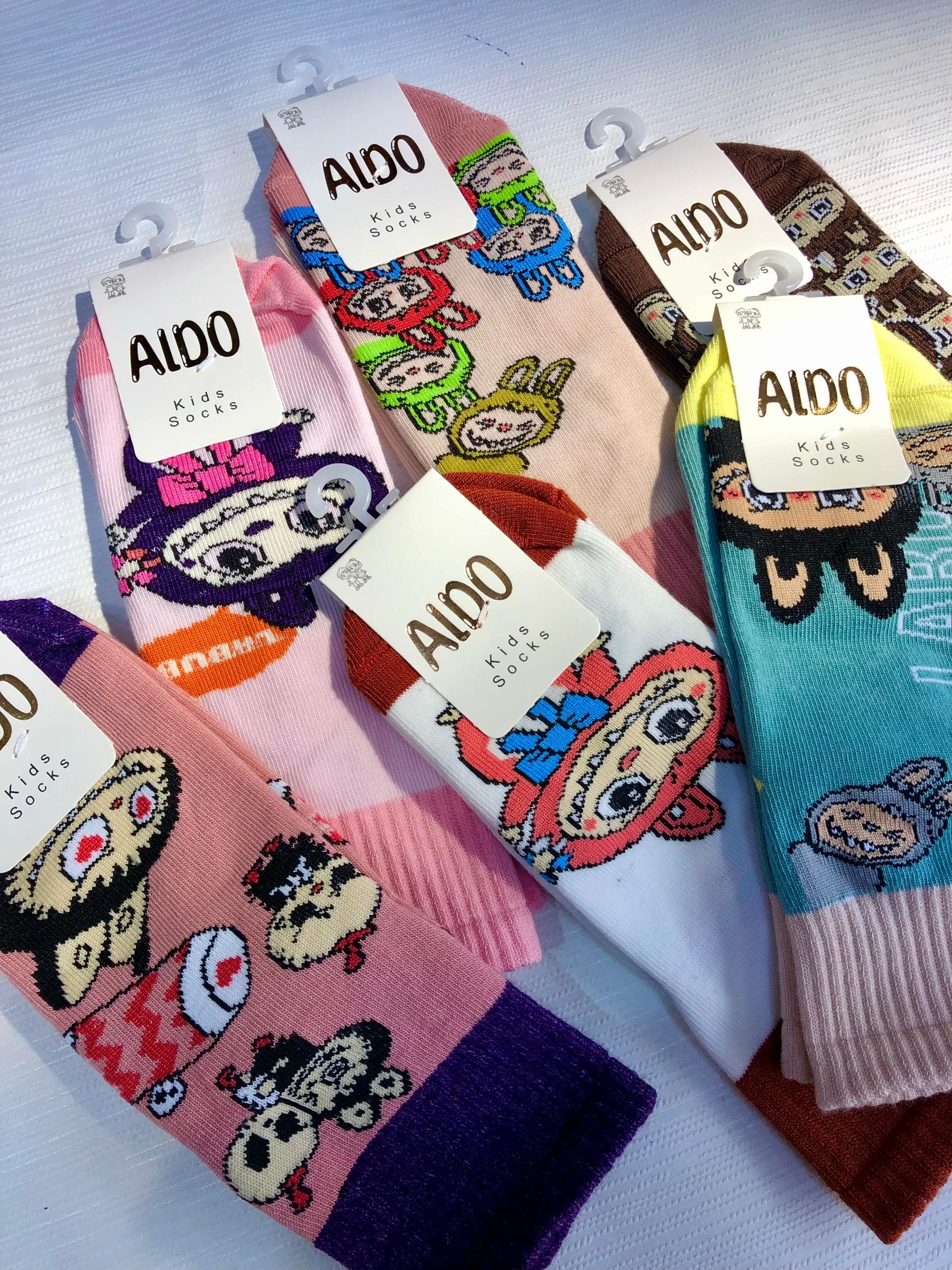 جوراب نیمساق بچگانه برند Aldo طرح لبوبو سایز 5 — تصویر ۵