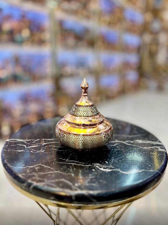 قندان مدل سفینه کوچک مس و خاتم سیم برنجی — تصویر ۶
