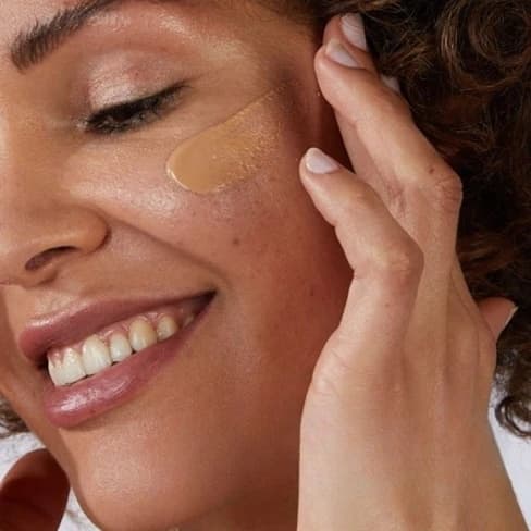 کرم ضدآفتاب ضدلک رنگی ای سی ام مدل دپی وایت ACM Laboratoire Dépiwhite.M Protective Cream SPF50+ 40ml — تصویر ۱۲