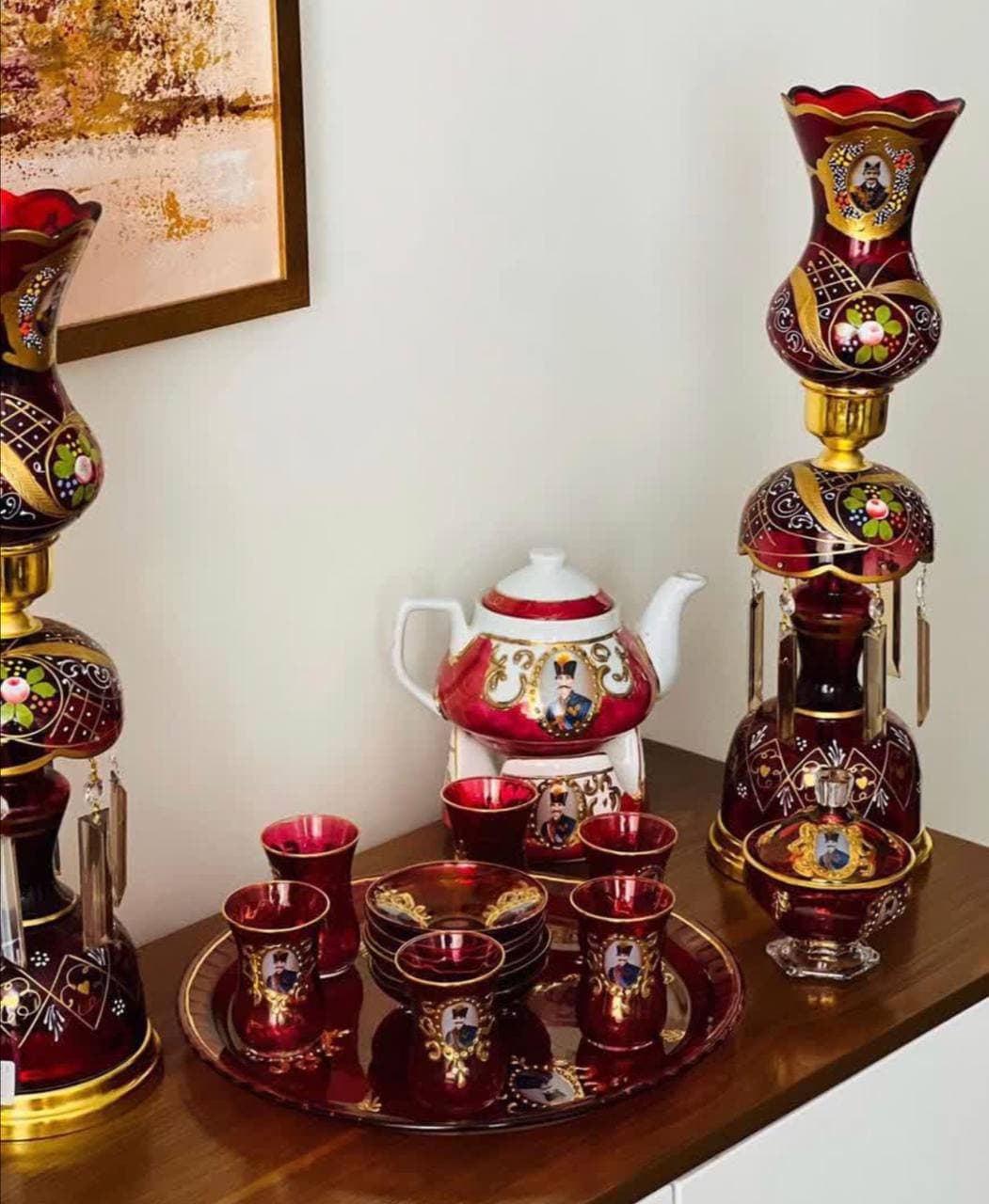 سرویس چایخوری شاه عباسی قابل شستشو قابل توجه مشتری های عزیز شمعدان لاله روی این ست چایخوری نیست به صورت جداگانه قابل سفارش هست