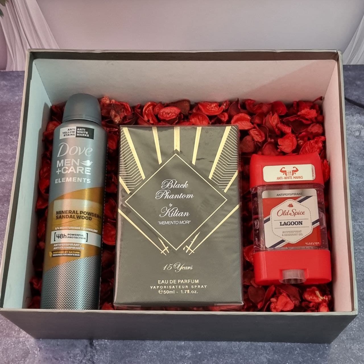 پک هدیه مردانه کد15 | عطر بلک فانتوم + اسپری داو + مام اولد اسپایس — تصویر ۳
